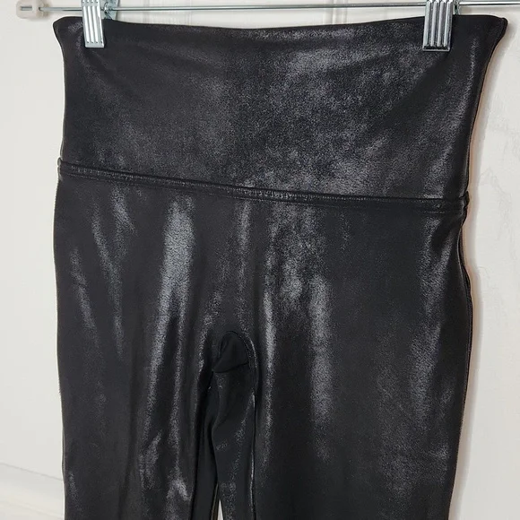 Spanx faux leather shiny black leggings size medium - Picture 3 of 11